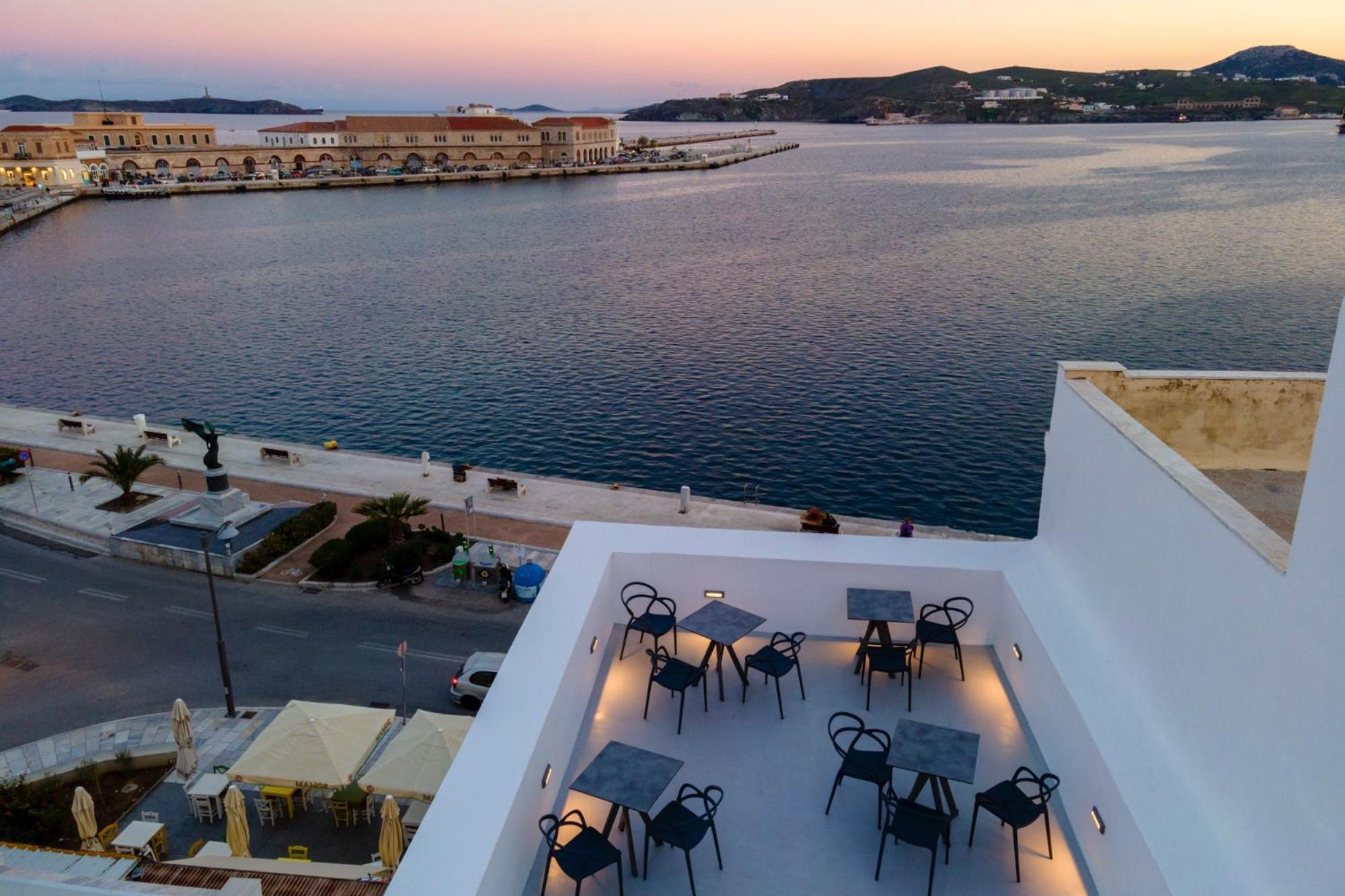 Skylight Hotel Ermoupoli Exterior photo
