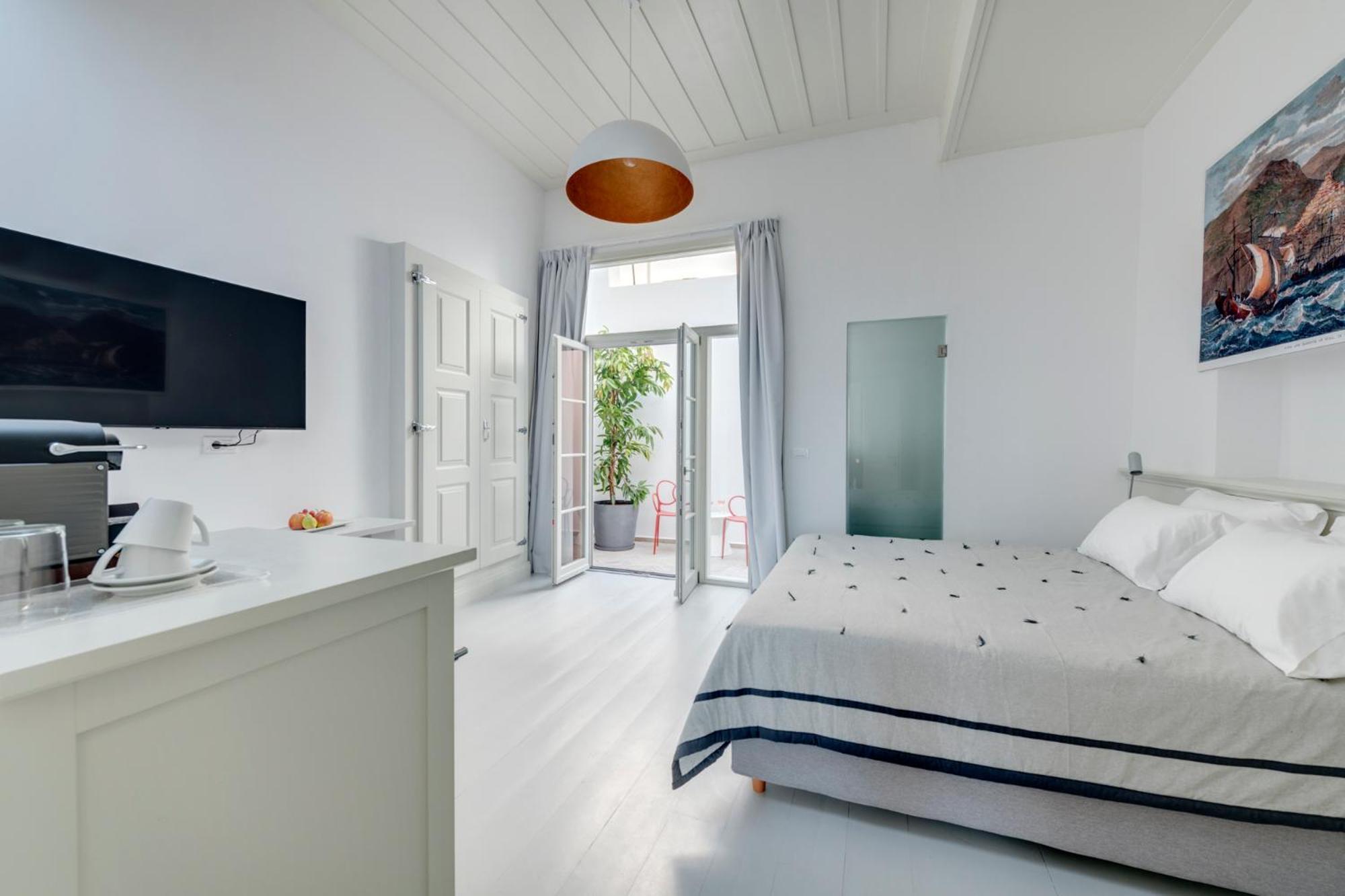 Skylight Hotel Ermoupoli Exterior photo